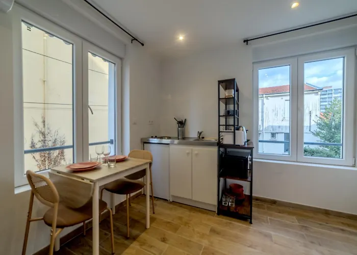 Pasteur Collection - Confort & Design - 2pers Villeurbanne